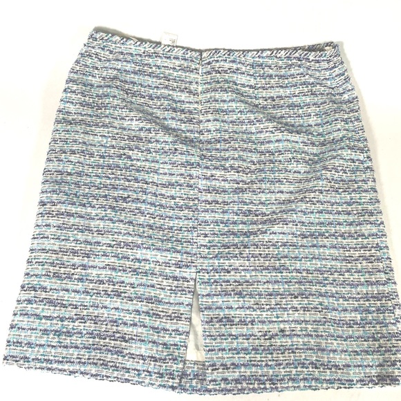 Tahari Skirt Navy, White, Blue Shimmery Christmas Snow Theme Mid Length Size 16 - Picture 4 of 7